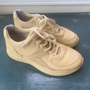 Everlane Trainer - Butter sz 9